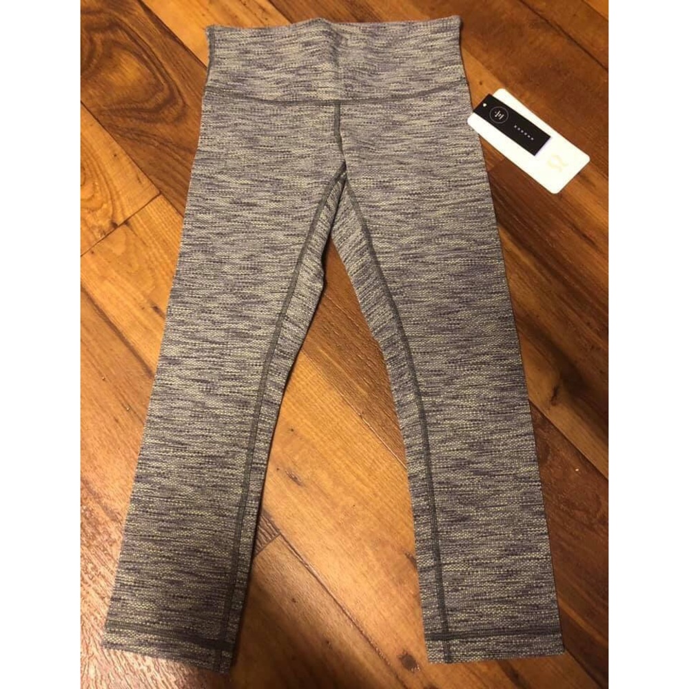 NWT WU Crop III size 4 ZOPU